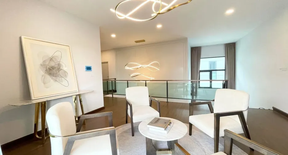For rent 6 bedrooms house in Bang Na, Bangkok