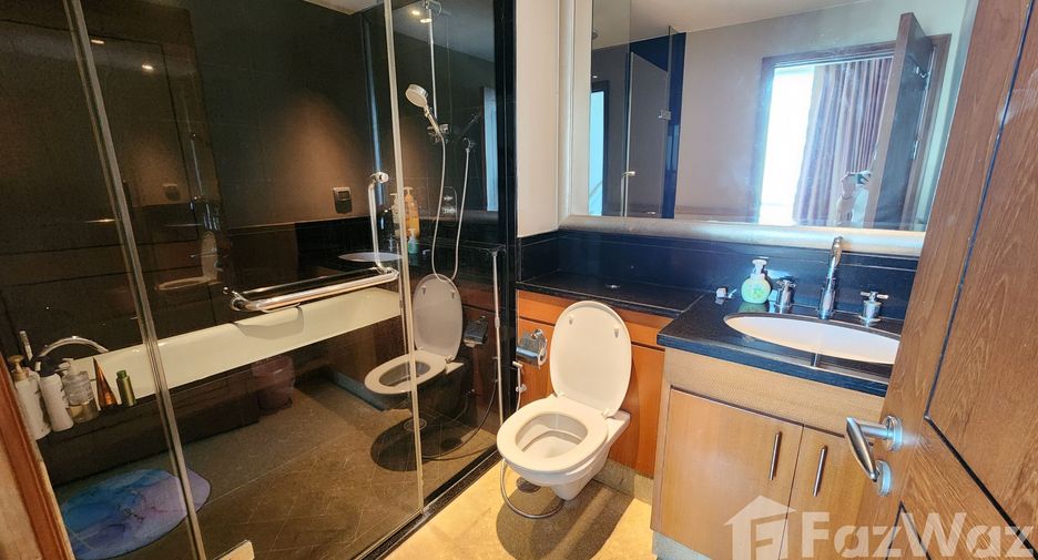 For rent 2 bedrooms condo in Sathon, Bangkok