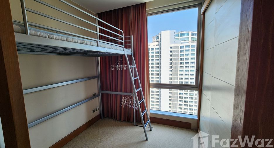 For rent 2 bedrooms condo in Sathon, Bangkok