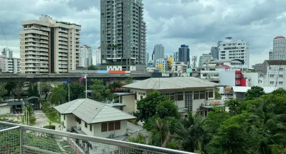 For rent 1 bed condo in Khlong Toei, Bangkok