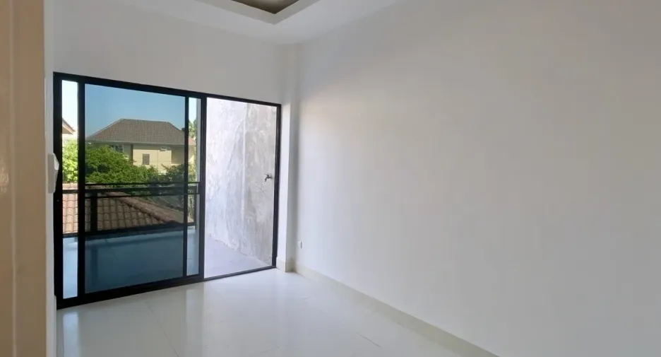 Reihenhaus zur Miete mit 6 Zimmer in Phra Khanong, Bangkok