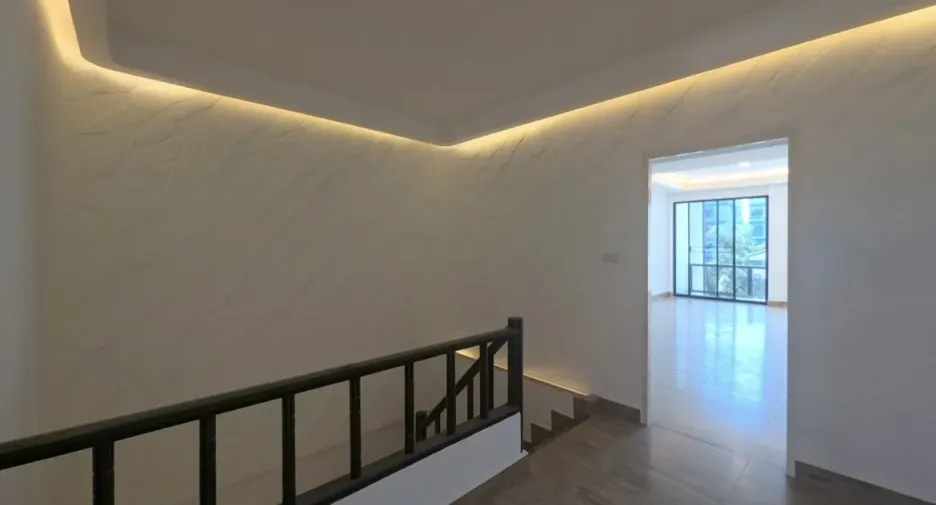 Reihenhaus zur Miete mit 6 Zimmer in Phra Khanong, Bangkok