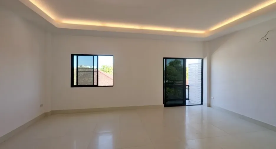 Reihenhaus zur Miete mit 6 Zimmer in Phra Khanong, Bangkok