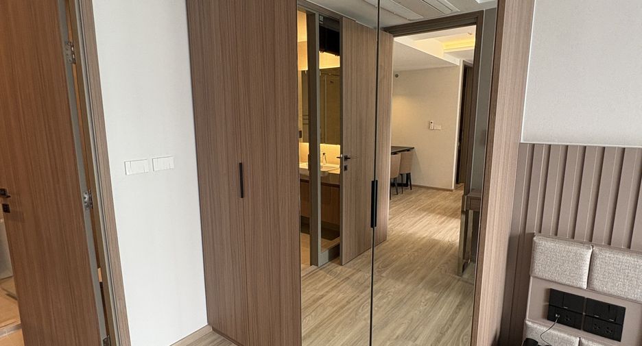 For rent 2 bedrooms apartment in Watthana, Bangkok