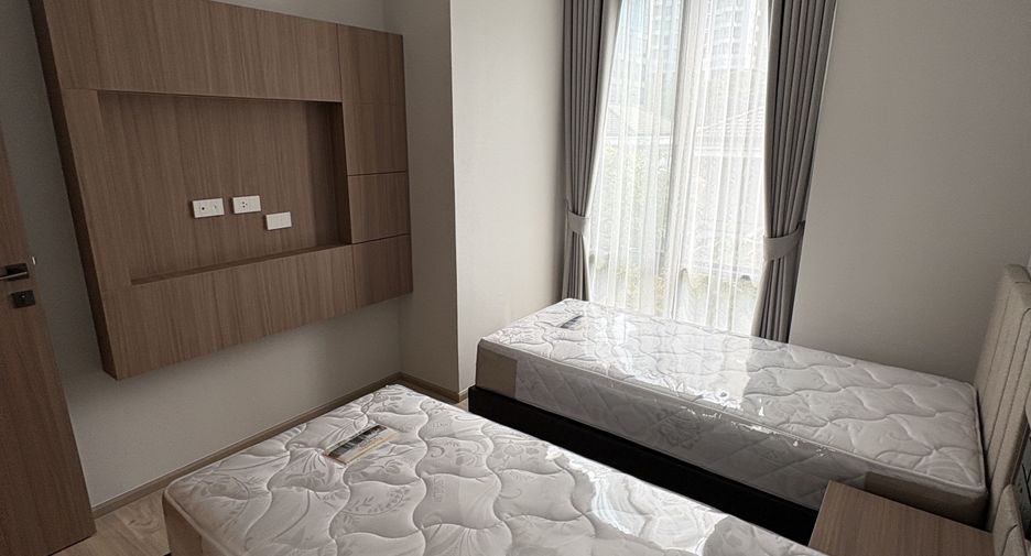 For rent 2 bedrooms apartment in Watthana, Bangkok