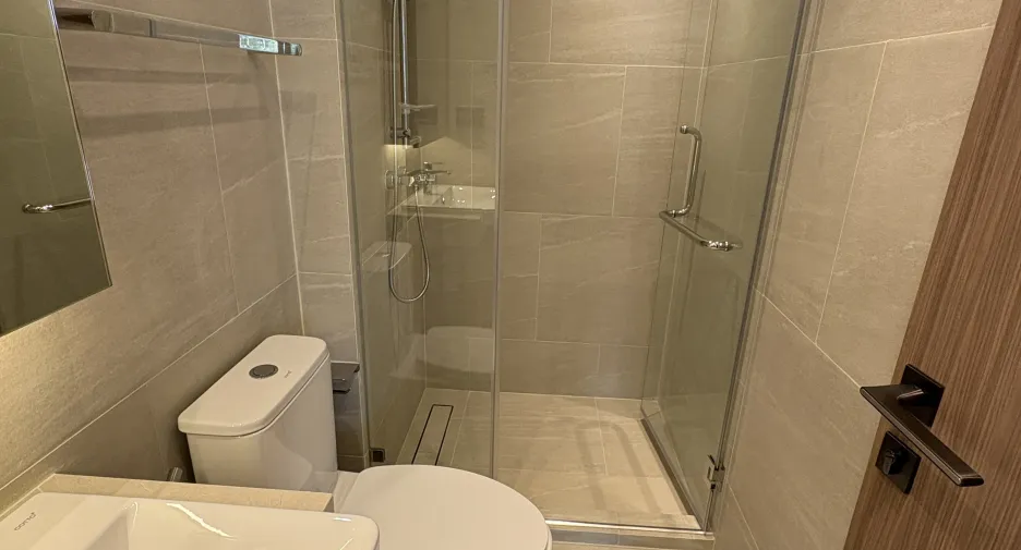 For rent 2 bedrooms apartment in Watthana, Bangkok