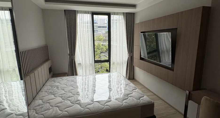 For rent 2 bedrooms apartment in Watthana, Bangkok