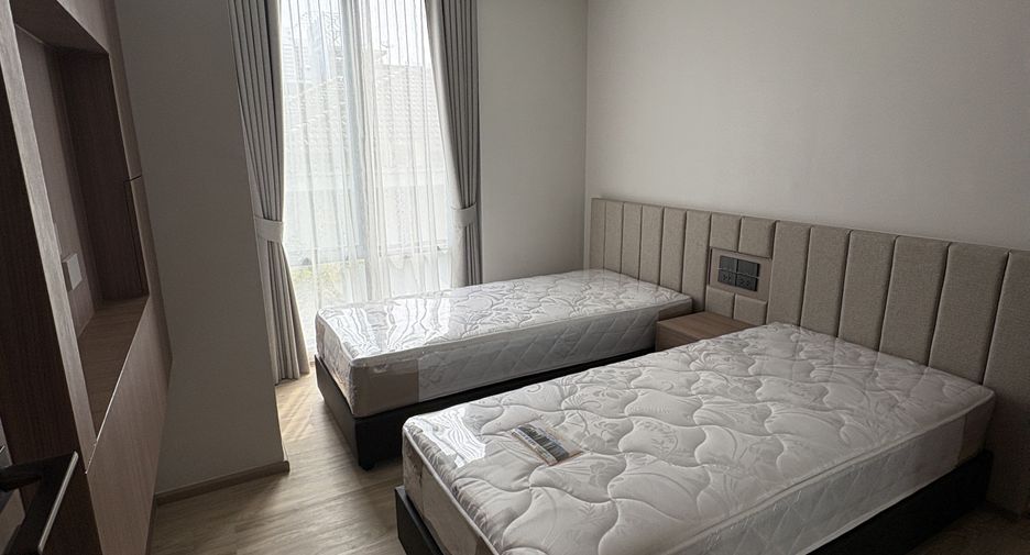 For rent 2 bedrooms apartment in Watthana, Bangkok
