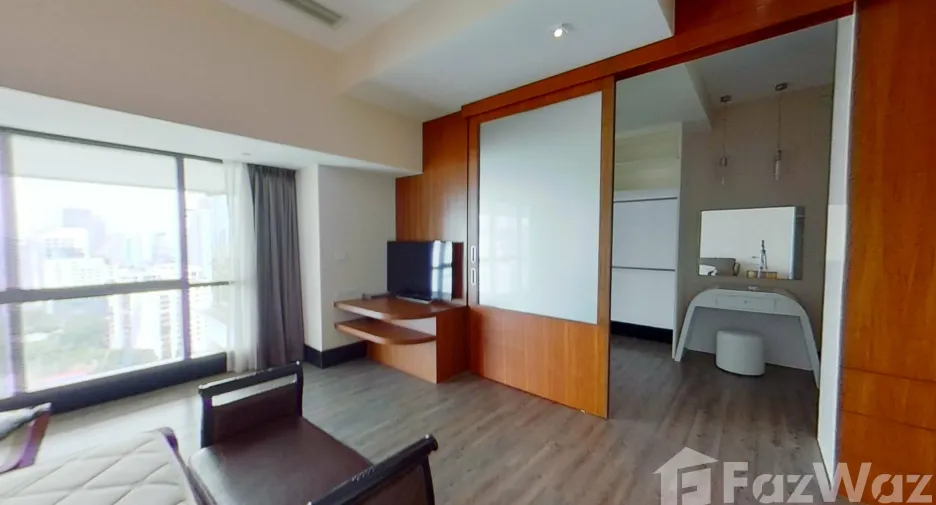 For rent 3 bedrooms condo in Watthana, Bangkok