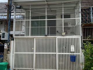 Reihenhaus zur Miete mit 2 Zimmer in Phra Khanong, Bangkok