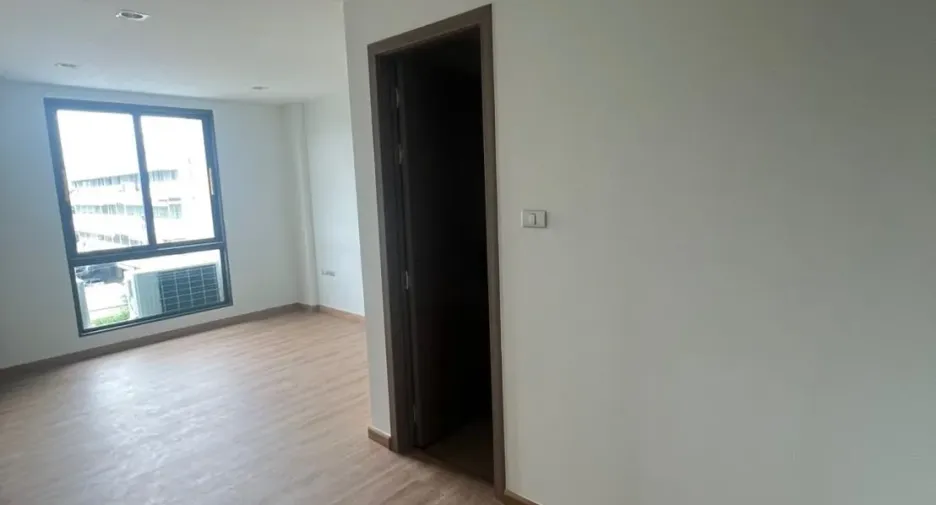 Casa en alquiler de 3 habitaciones en Don Mueang, Bangkok