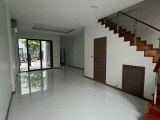 For rent 3 bedrooms house in Don Mueang, Bangkok