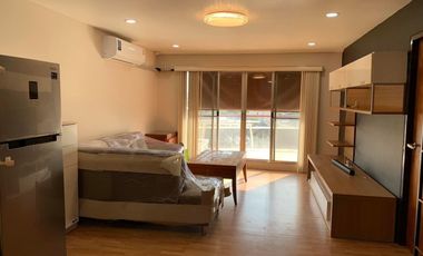 Apartamento en alquiler de 3 habitaciones en Suan Luang, Bangkok