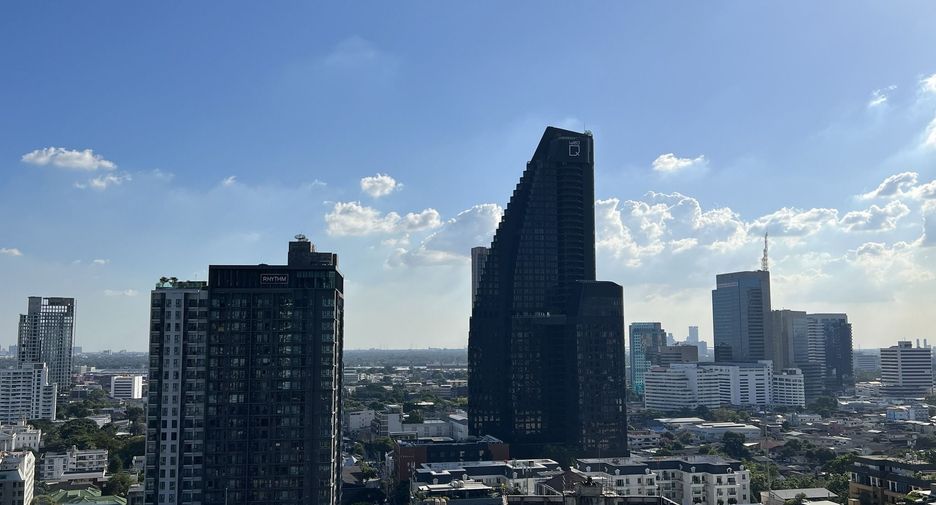 For rent 1 bed condo in Khlong Toei, Bangkok