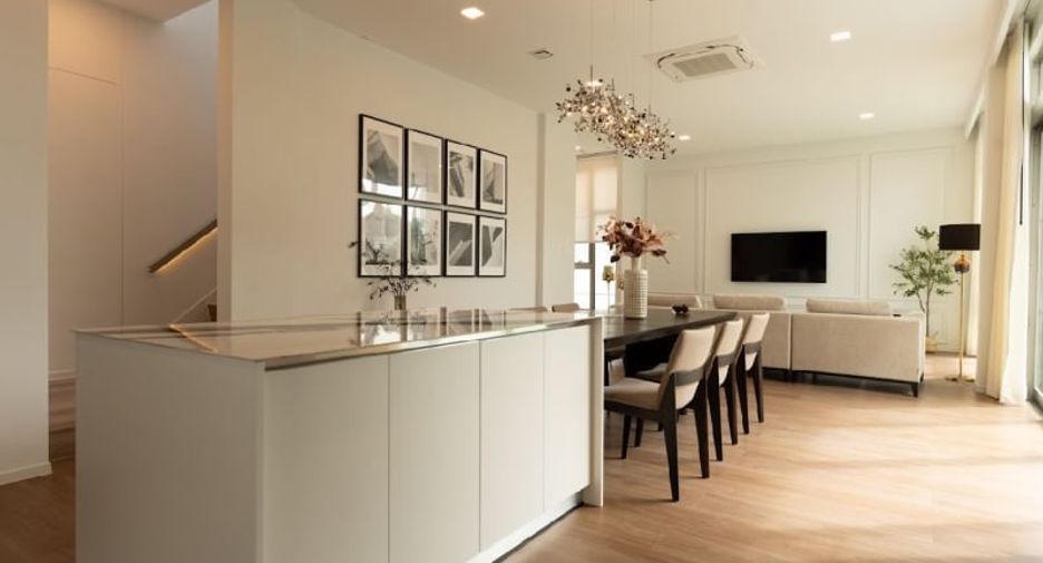 For rent 4 bedrooms house in Saphan Sung, Bangkok