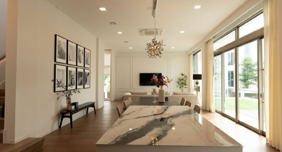 For rent 4 bedrooms house in Saphan Sung, Bangkok