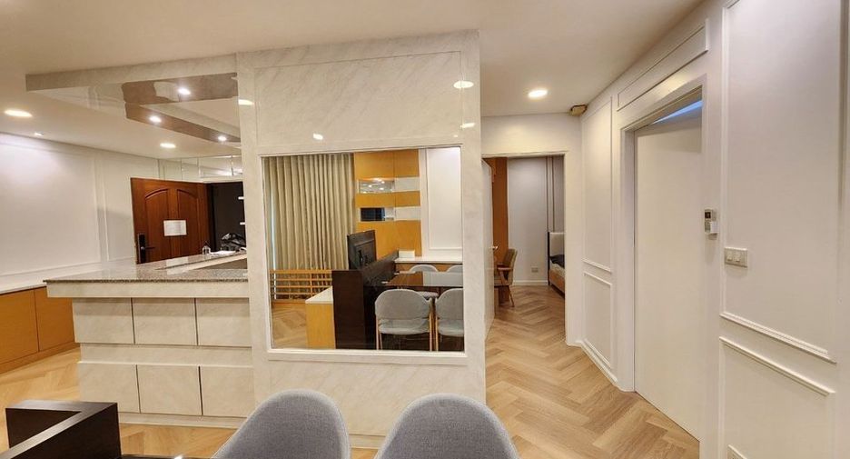 For rent 2 bedrooms condo in Watthana, Bangkok