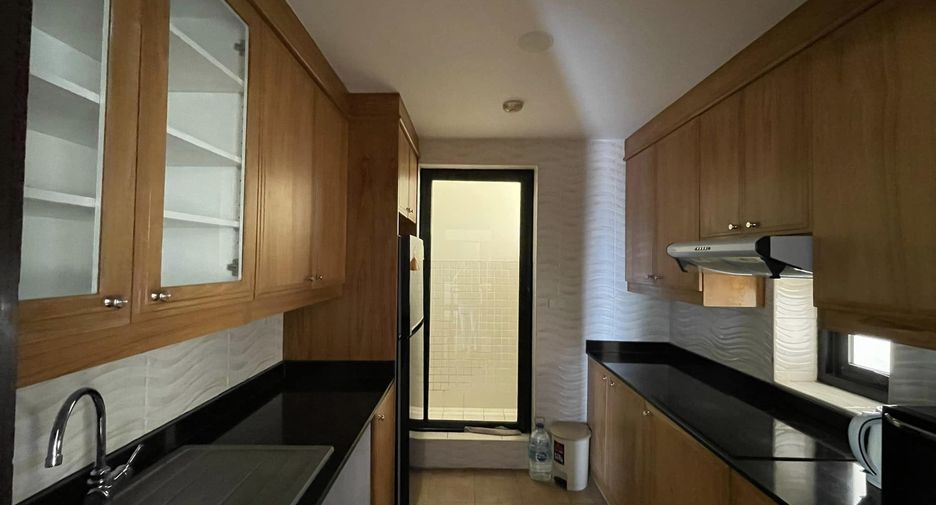 For rent 2 bedrooms condo in Sathon, Bangkok