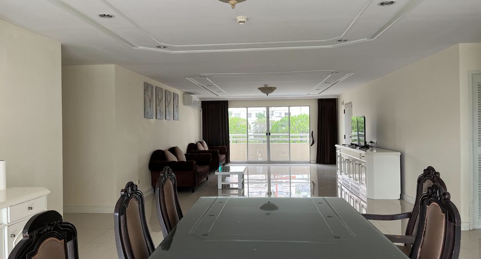 For rent 3 bedrooms condo in Khlong Toei, Bangkok