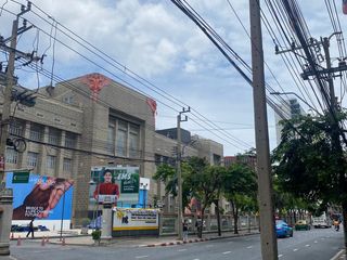 For rent 4 bedrooms retail Space in Bang Rak, Bangkok