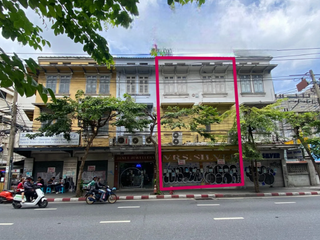 For rent 4 ベッドルーム retail Space in Bang Rak, Bangkok