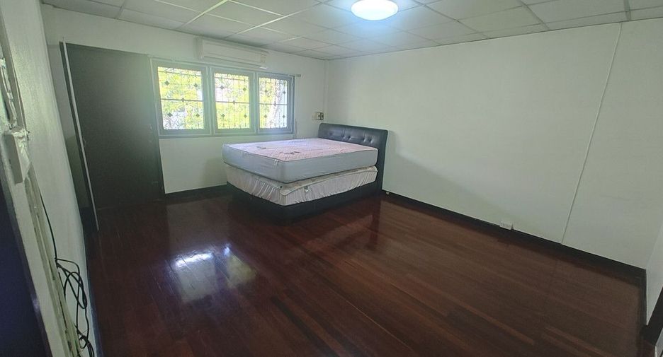 For rent 3 bedrooms townhouse in Phaya Thai, Bangkok