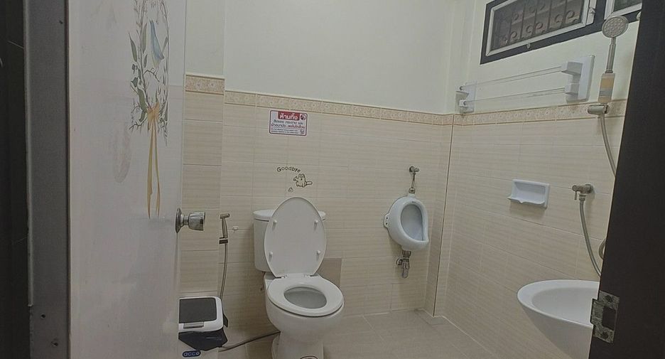 For rent 3 bedrooms townhouse in Phaya Thai, Bangkok