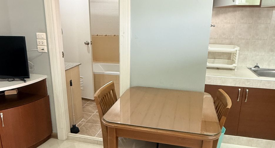 For rent 1 bed condo in Khlong Toei, Bangkok