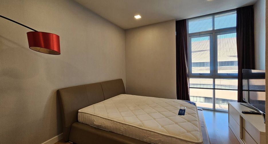 For rent 3 bedrooms condo in Khlong Toei, Bangkok