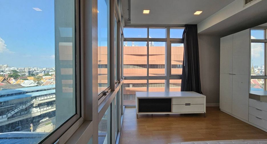 For rent 3 bedrooms condo in Khlong Toei, Bangkok