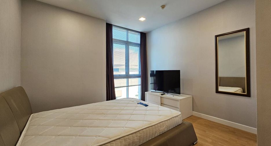 For rent 3 bedrooms condo in Khlong Toei, Bangkok