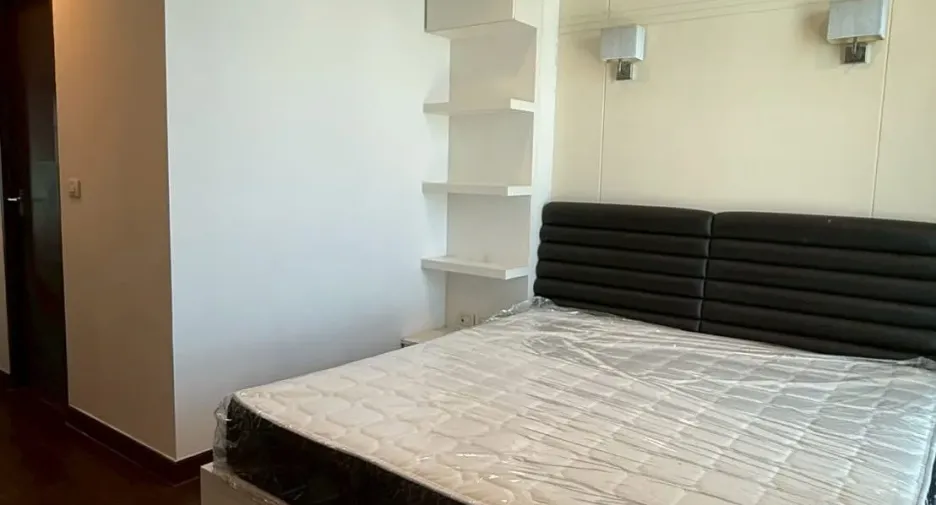 For rent 2 bedrooms condo in Ratchathewi, Bangkok