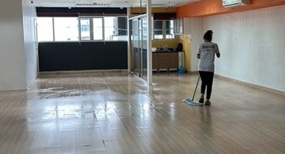 Аренда офис в Кхлонг Тоеи, Бангкок