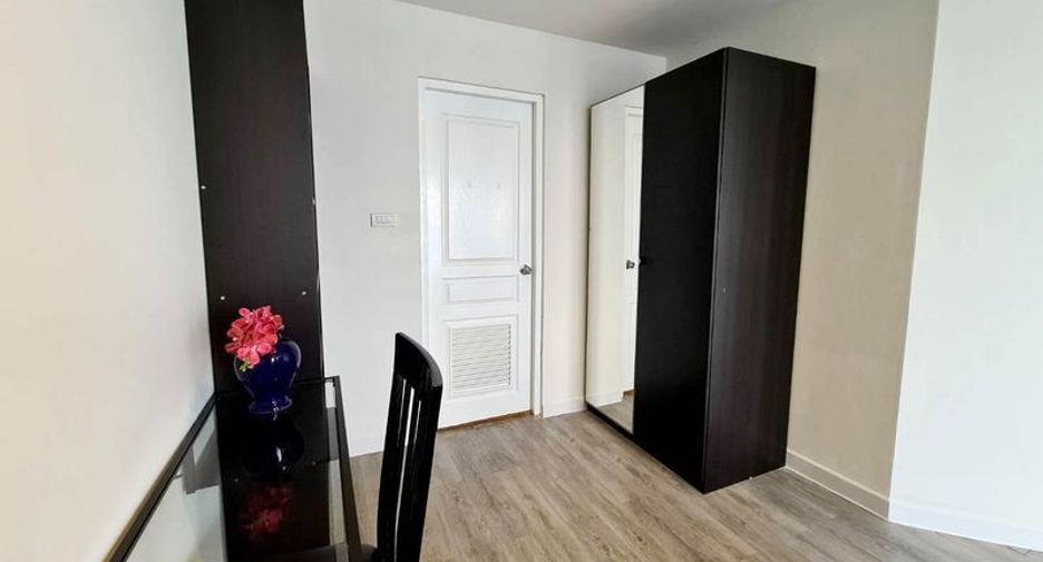 For rent 2 ベッドルーム condo in Khlong Toei, Bangkok