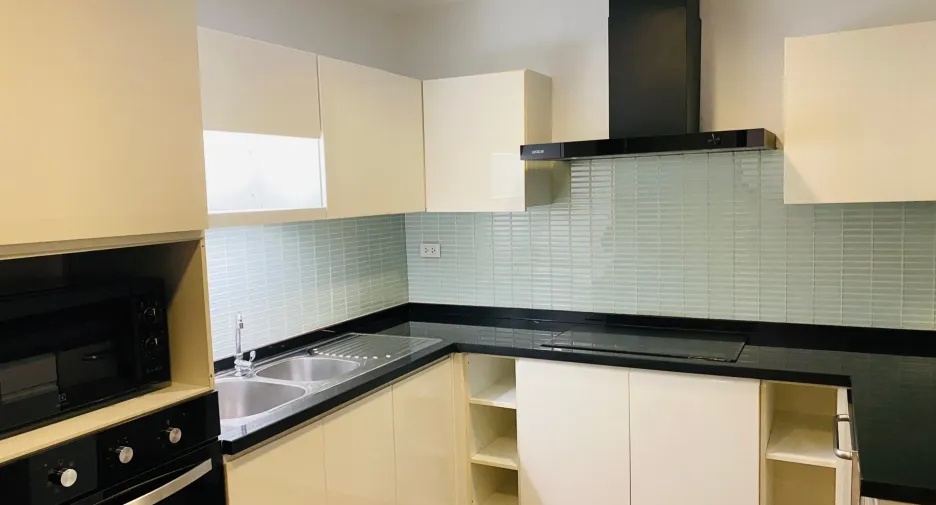 For rent 2 bedrooms condo in Watthana, Bangkok