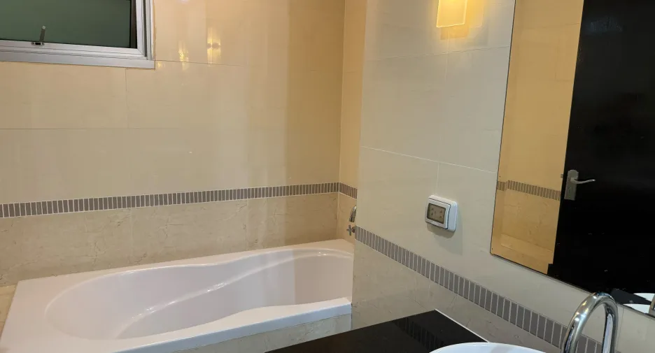 Wohnung zur Miete mit 2 Zimmer in Ratchathewi, Bangkok