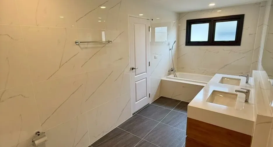 For rent 4 bedrooms house in Don Mueang, Bangkok