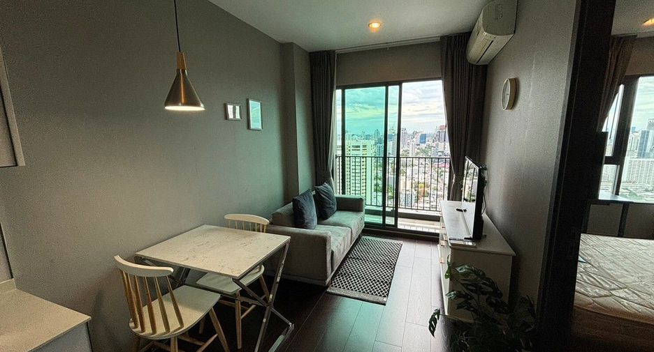 For rent 1 bed condo in Watthana, Bangkok