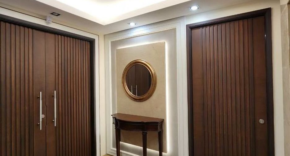 For rent 4 bedrooms condo in Khlong Toei, Bangkok
