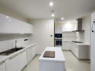 Wohnung zur Miete mit 4 Zimmer in Khlong Toei, Bangkok