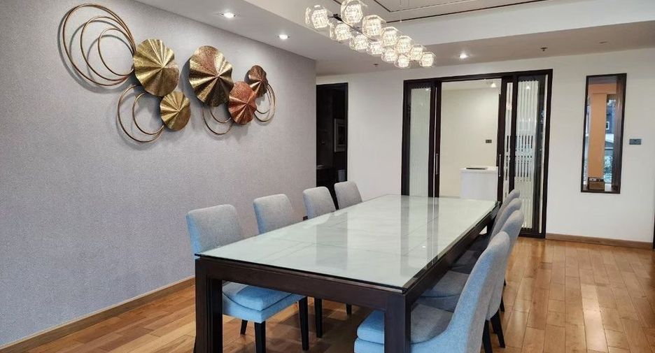 For rent 4 bedrooms condo in Khlong Toei, Bangkok