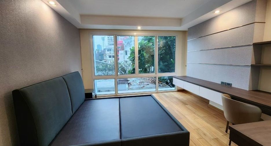 For rent 4 bedrooms condo in Khlong Toei, Bangkok