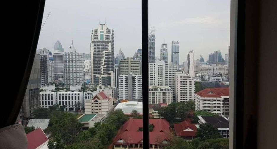 For rent 2 bedrooms condo in Watthana, Bangkok