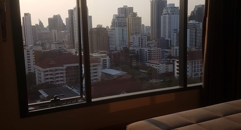 For rent 2 bedrooms condo in Watthana, Bangkok