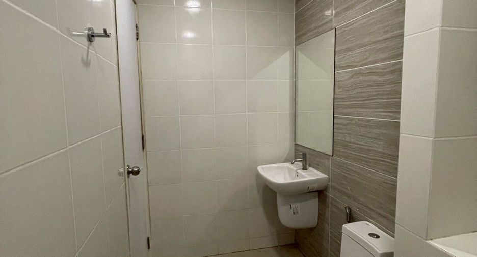 For rent 1 bed condo in Mueang Samut Prakan, Samut Prakan
