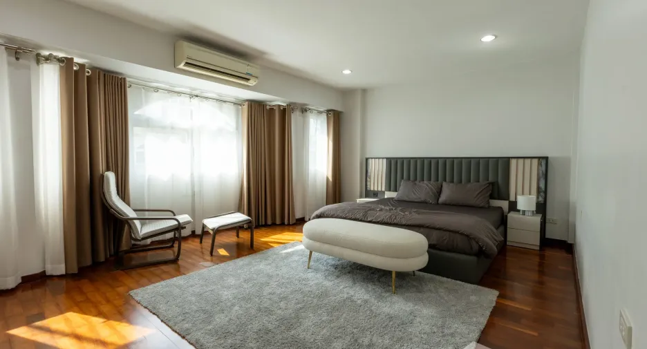 Casa en alquiler de 4 habitaciones en Yan Nawa, Bangkok