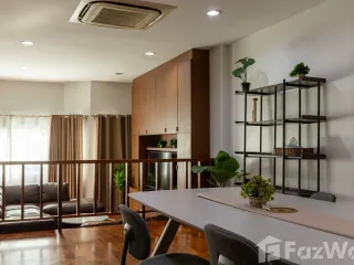 For rent 4 ベッドルーム house in Yan Nawa, Bangkok