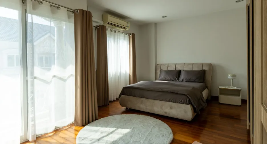 Casa en alquiler de 4 habitaciones en Yan Nawa, Bangkok