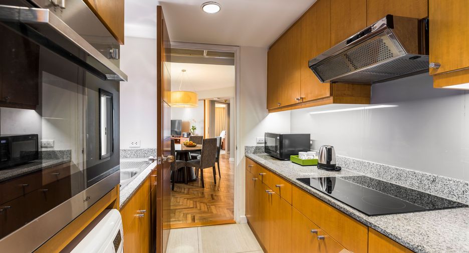 For rent 3 bedrooms condo in Yan Nawa, Bangkok