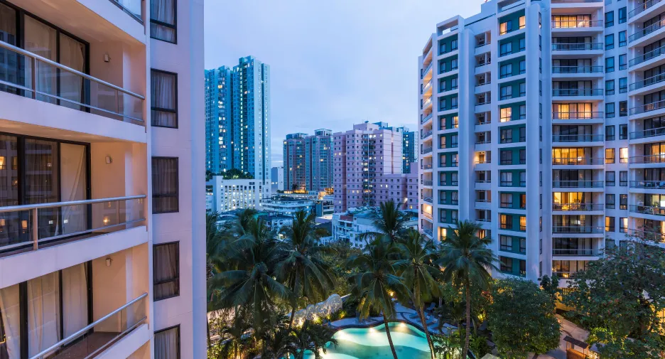 For rent 3 bedrooms condo in Yan Nawa, Bangkok
